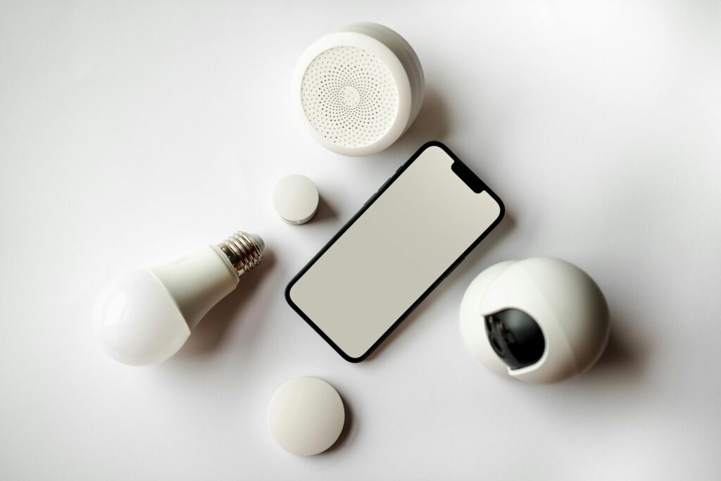 Smart Plugs vs Smart Switches – Complete Guide