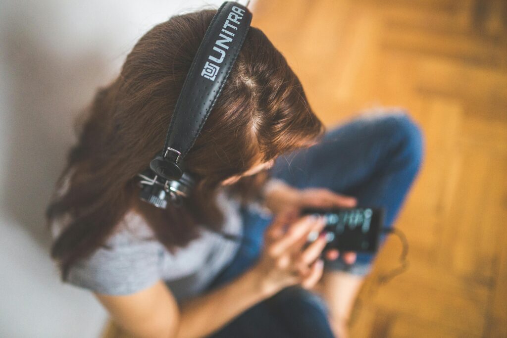 8 Best Proven Ways to Listen to Music Offline