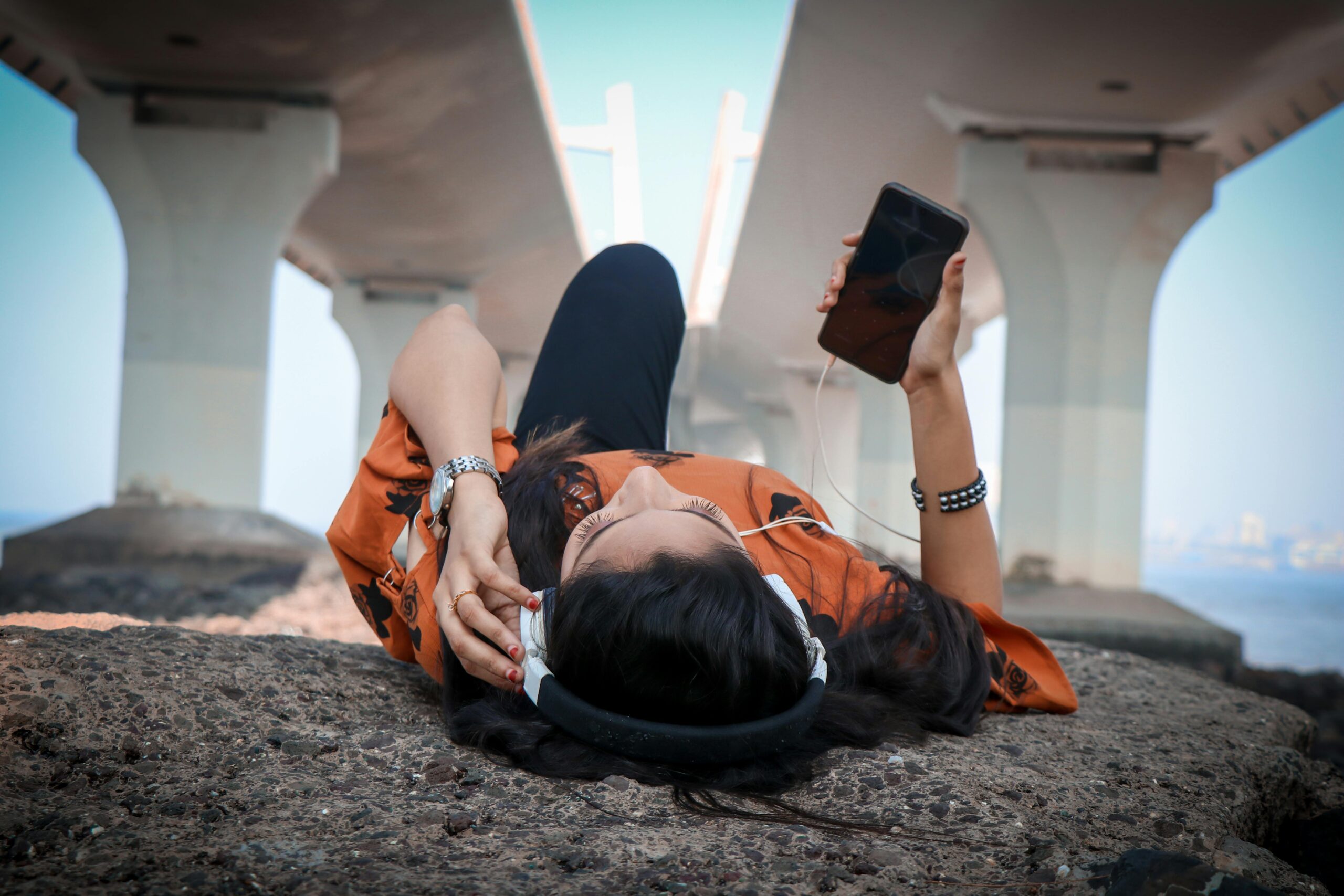 8 Best Proven Ways to Listen to Music Offline